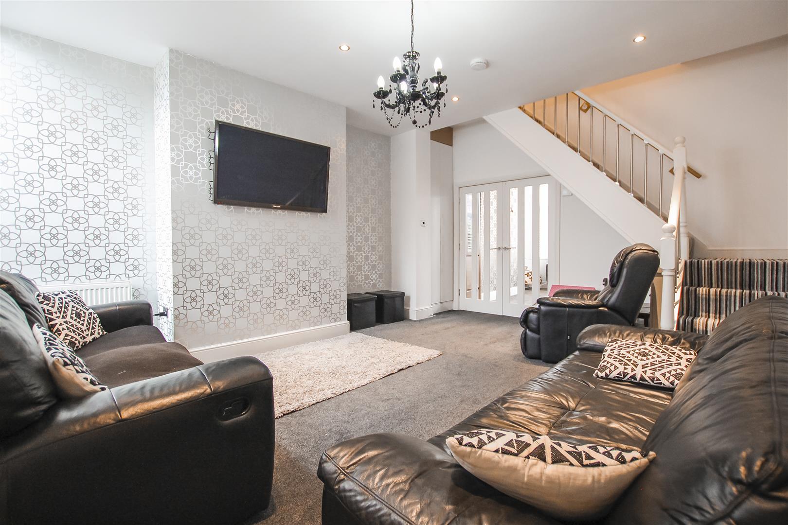 4 Bed Terraced House For Sale - Main Image